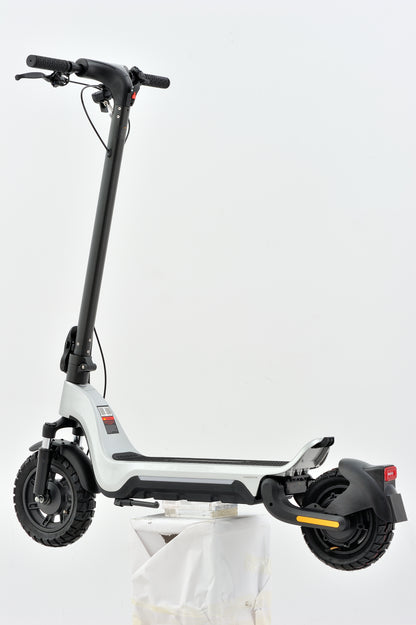Fouetshot X3 Electric Scooter 800W All Terrain for Off-Road and City Use