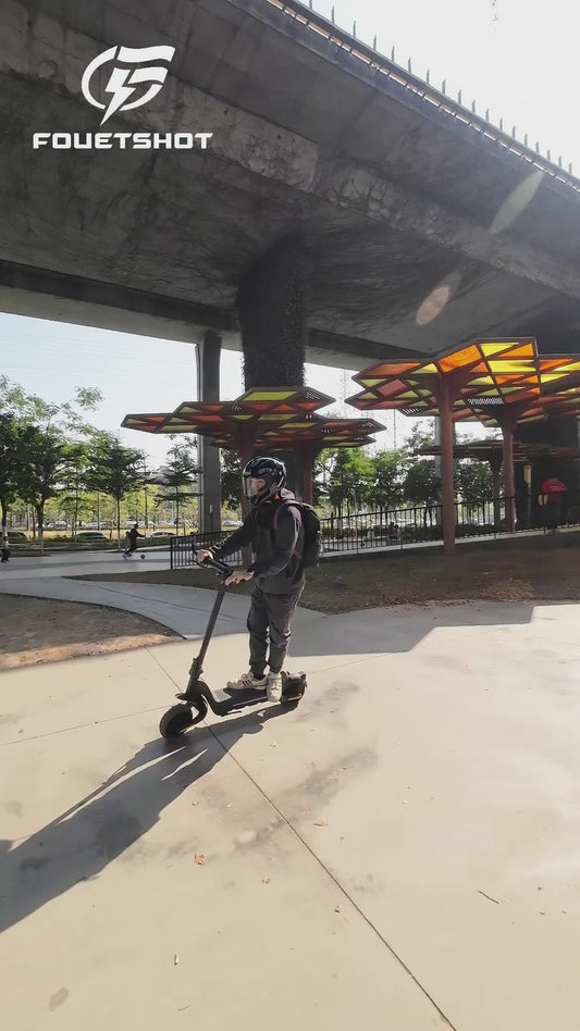 Fouetshot X5 Off-Road Electric Scooter 800W Long Range Foldable Design